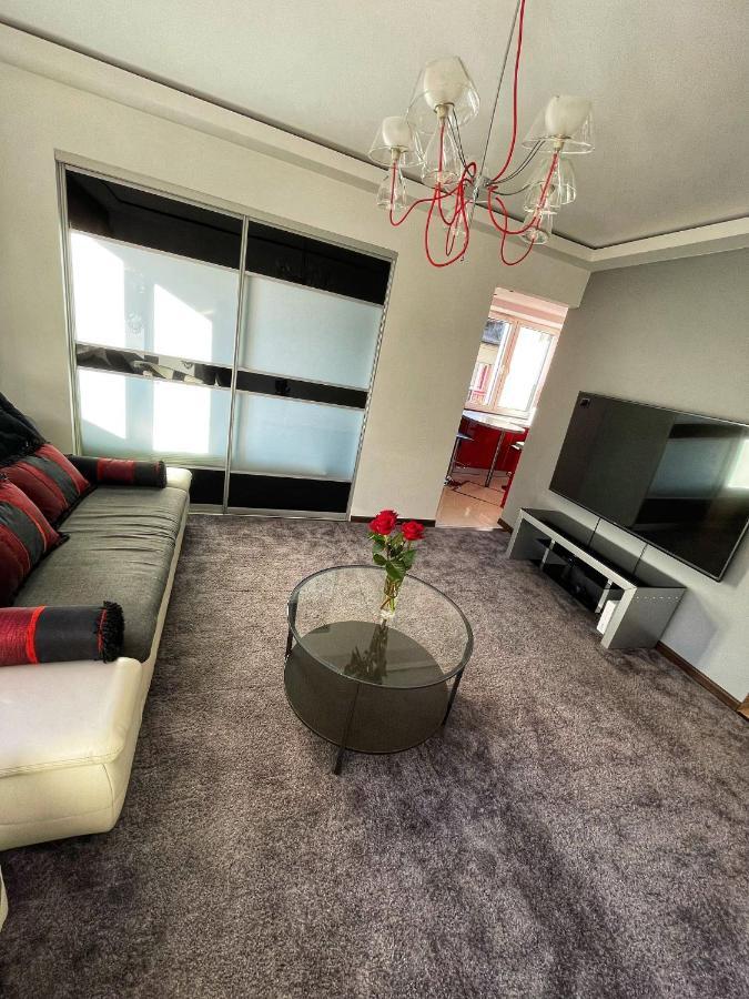 Luxury Red Apartment By Marta ราดอม ภายนอก รูปภาพ