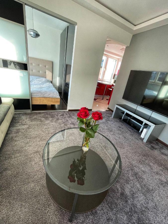 Luxury Red Apartment By Marta ราดอม ภายนอก รูปภาพ